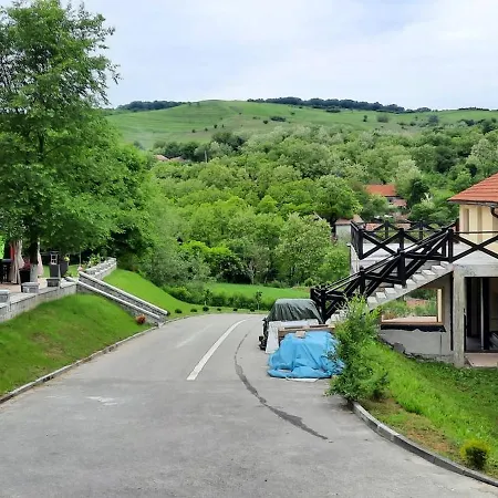 Pensiunea Emris Guest house